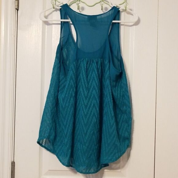 🦋3/$15💰Tank top - Picture 2 of 3